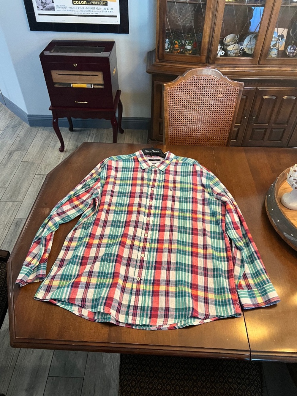 Tommy Hilfiger Men's Button Down Shirt. XXL Tall. Classic Fir.